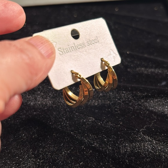 Stainless Steel Three-Ring Hoop Earrings for Women Gold Plated Circle Earring - Picture 7 of 8